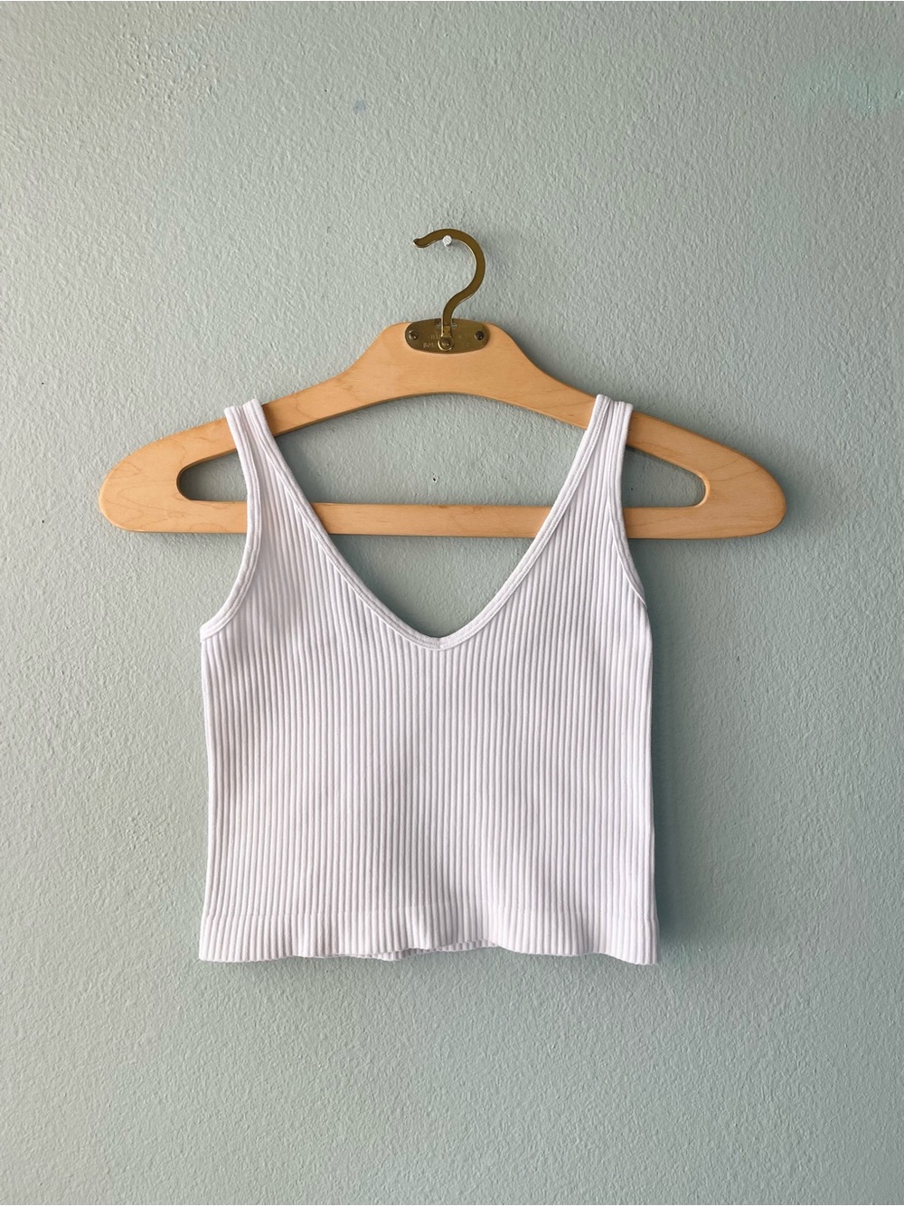 🌻5/$15🌻 Aura | White Ribbed Stretchy Layering Tank Top